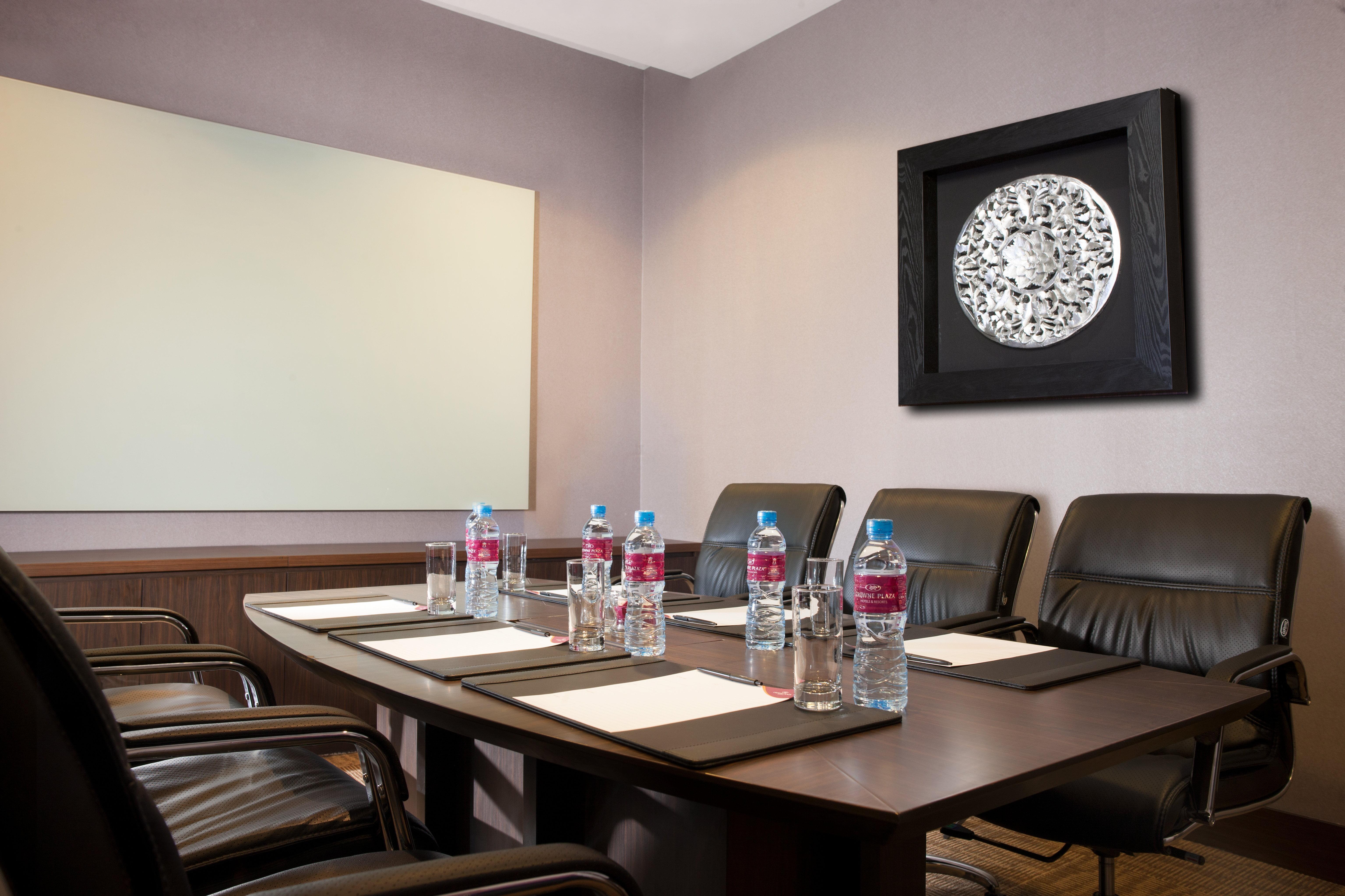 Crowne Plaza Bandung By Ihg Hotel Exterior photo