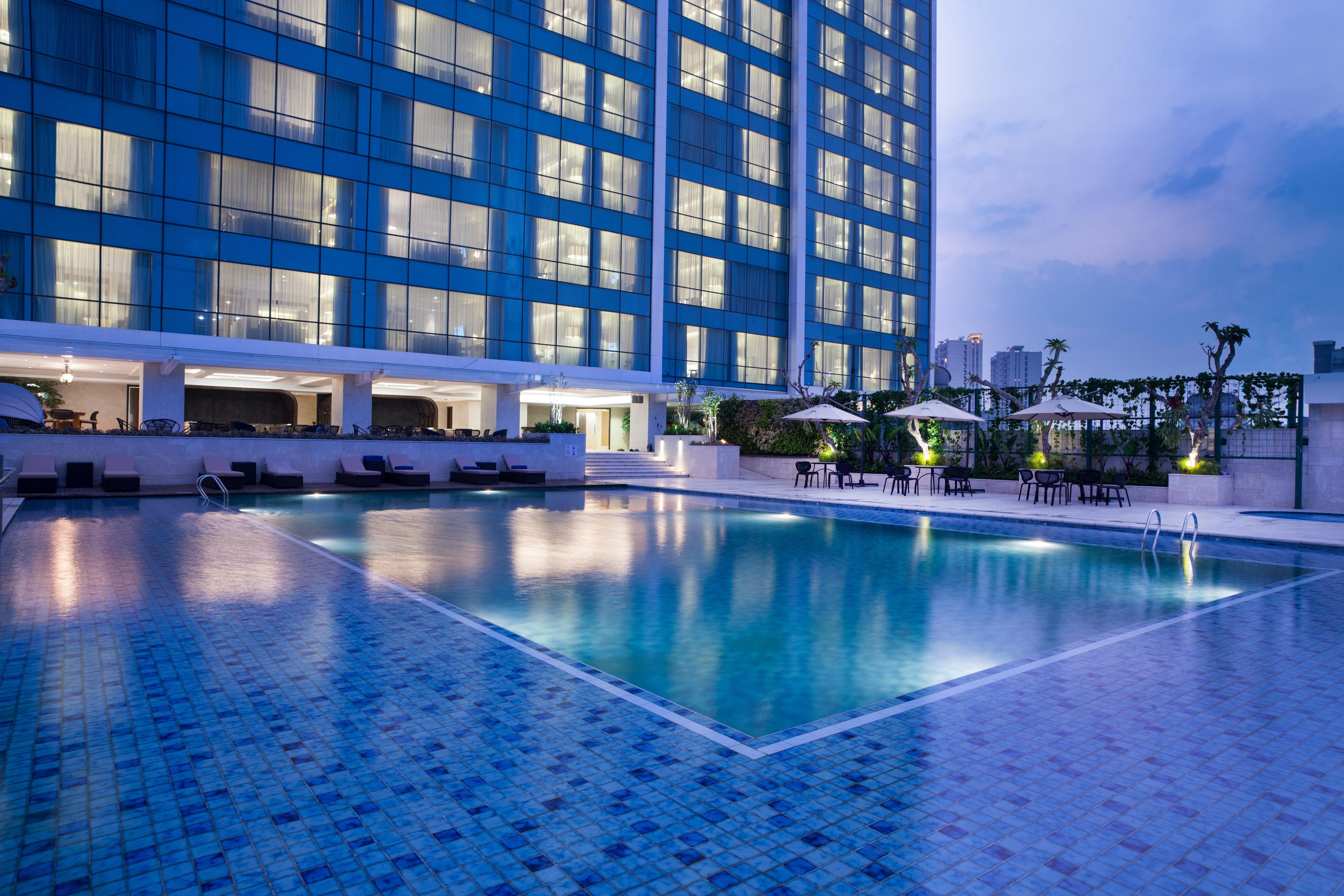 Crowne Plaza Bandung By Ihg Hotel Exterior photo