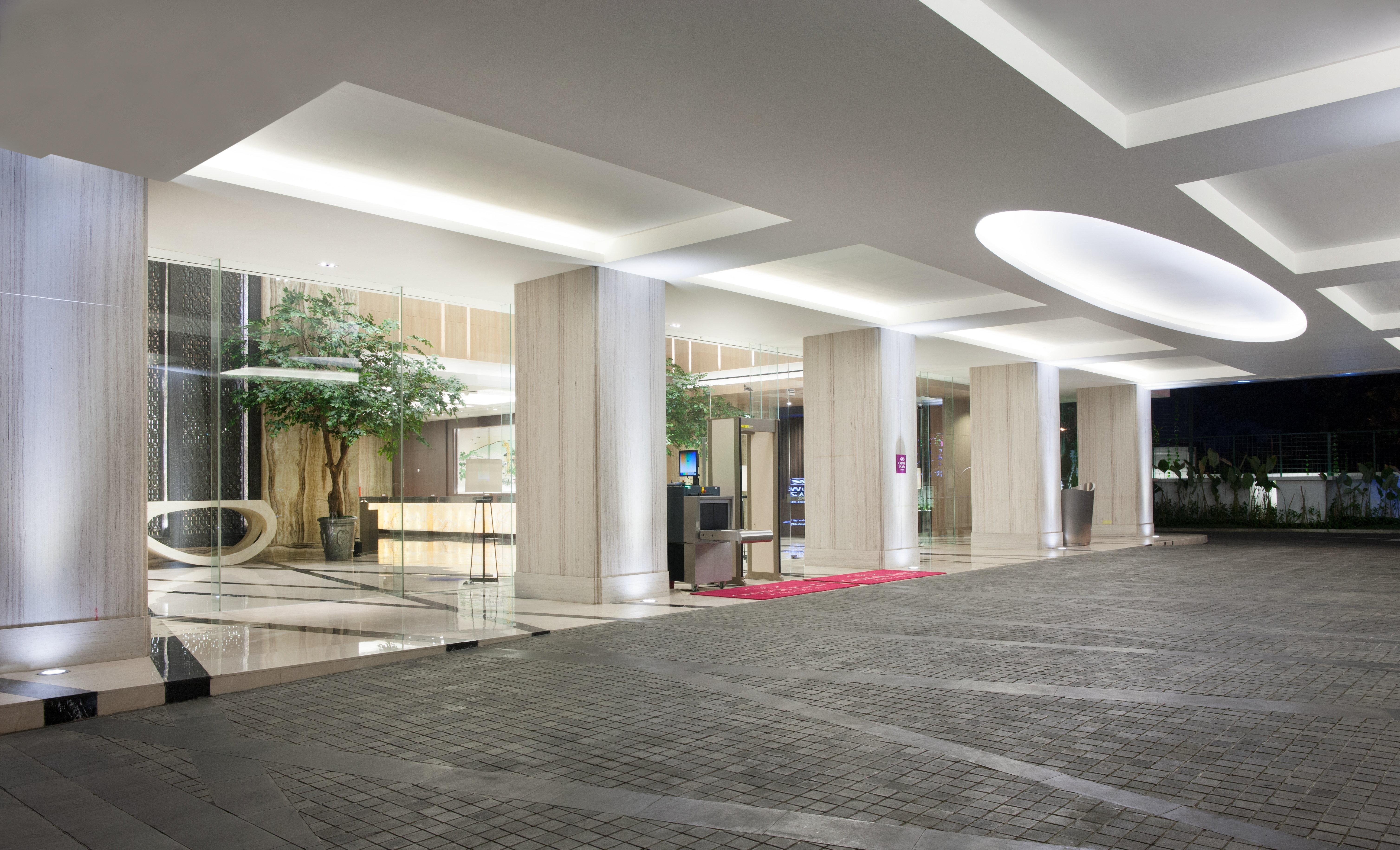 Crowne Plaza Bandung By Ihg Hotel Exterior photo