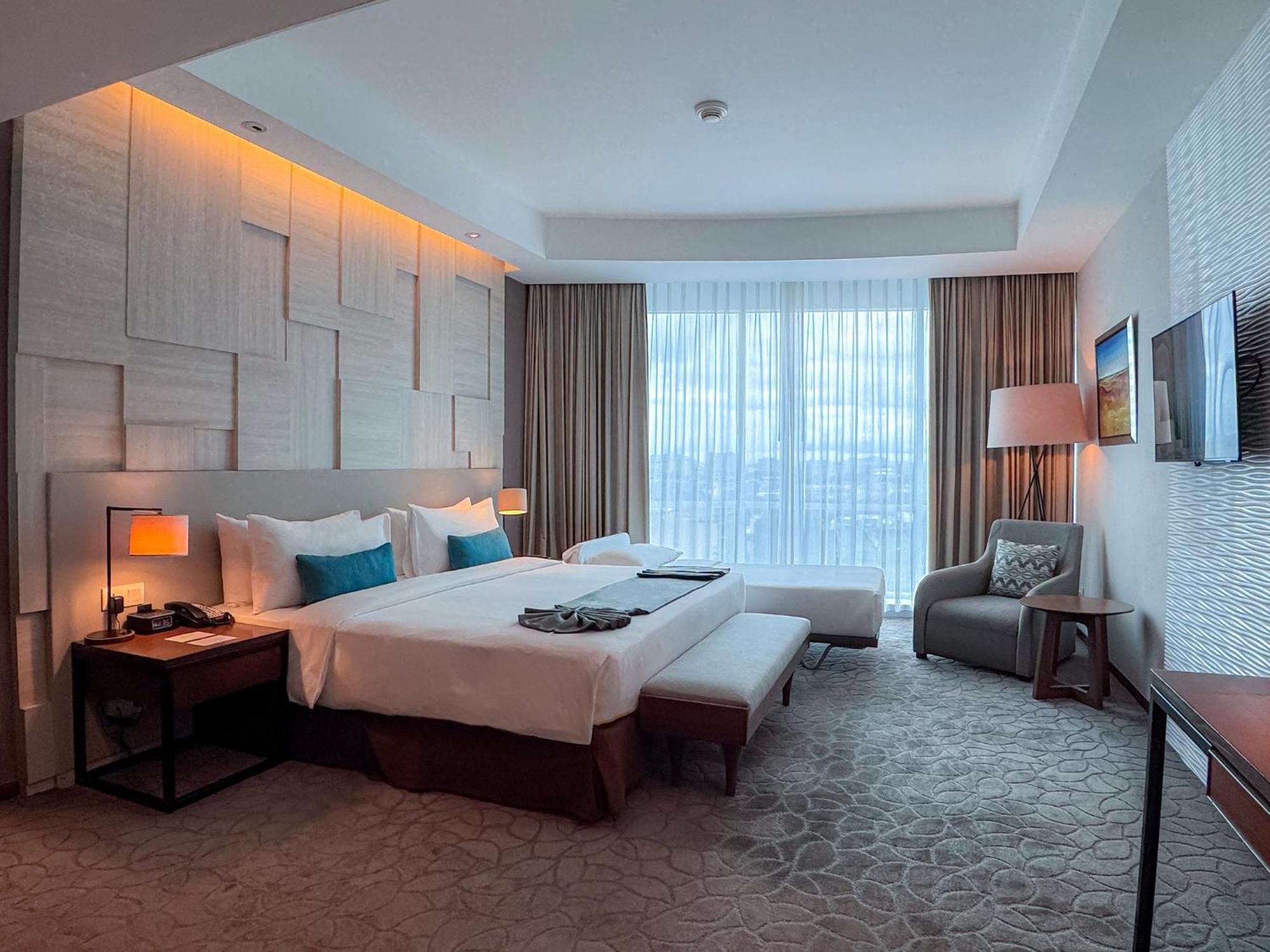 Crowne Plaza Bandung By Ihg Hotel Exterior photo